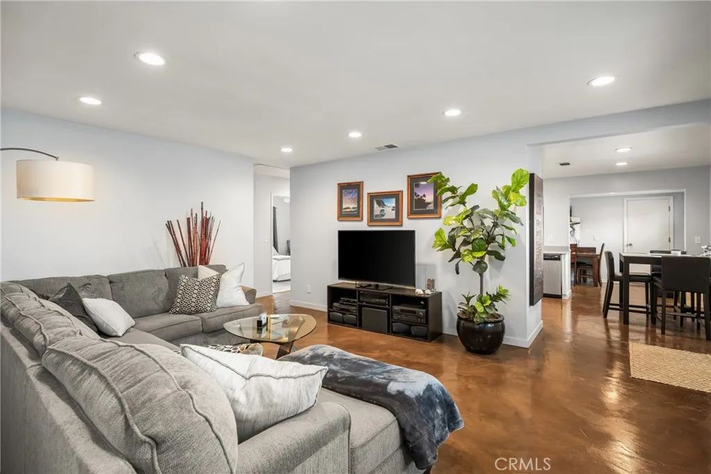 19301 Maynard Way, North Tustin, CA 92705
