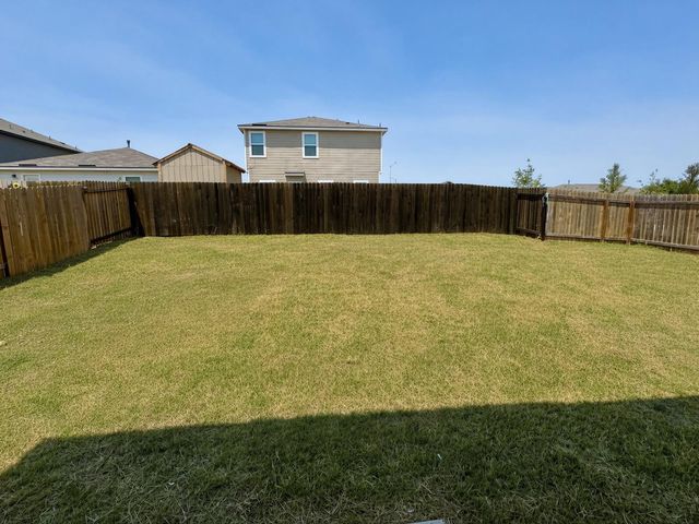 267 Surrey Oaks, Maxwell, TX 78656