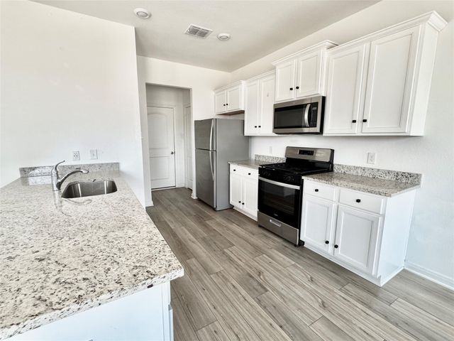 267 Surrey Oaks, Maxwell, TX 78656