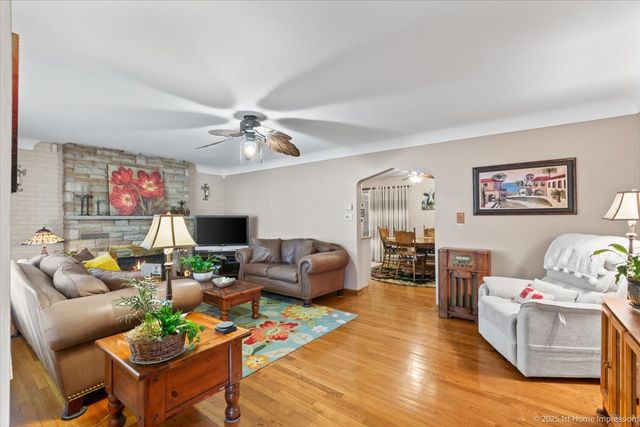 8011 Lawler Avenue, Burbank, IL 60459