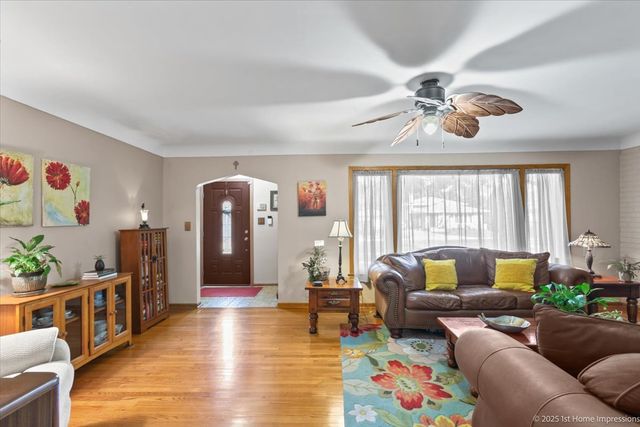 8011 Lawler Avenue, Burbank, IL 60459