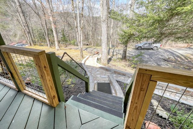 124 Cold Branch Lane, Hayesville, NC 28904