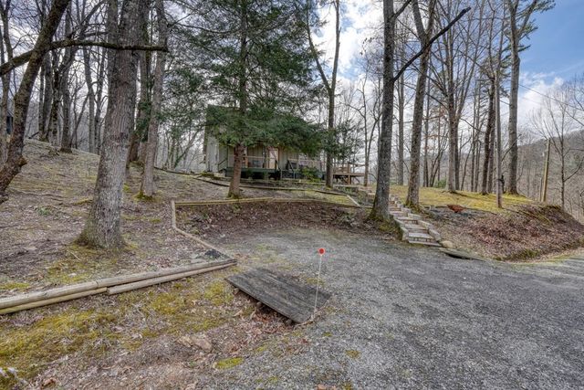 124 Cold Branch Lane, Hayesville, NC 28904