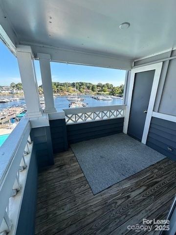 18731 Vineyard Point Lane, Cornelius, NC 28031