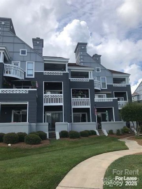 18731 Vineyard Point Lane, Cornelius, NC 28031