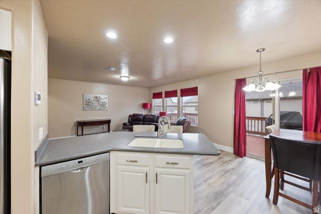 1227 N FIREFLY DR, Spanish Fork, UT 84660