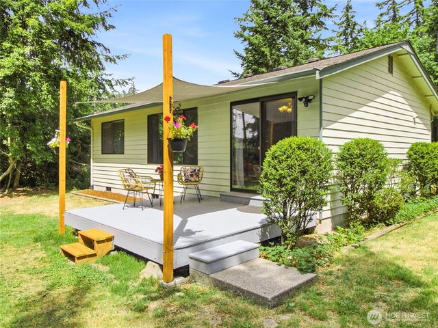 10398 Frontier Place NW, Silverdale, WA 98383
