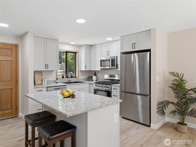 10398 Frontier Place NW, Silverdale, WA 98383