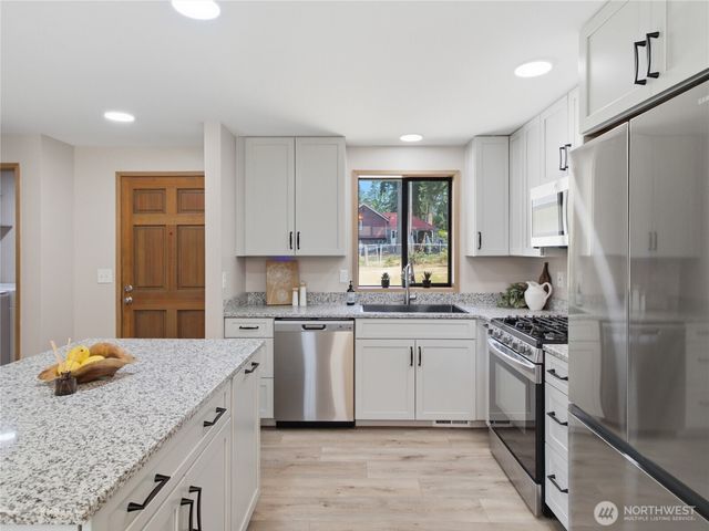 10398 Frontier Place NW, Silverdale, WA 98383
