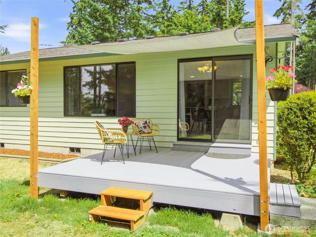 10398 Frontier Place NW, Silverdale, WA 98383