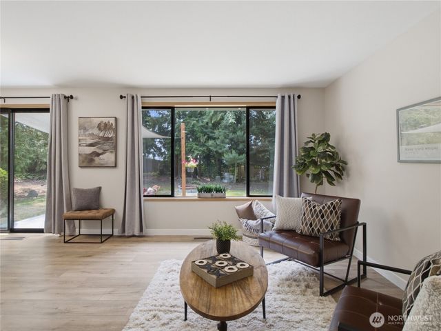10398 Frontier Place NW, Silverdale, WA 98383