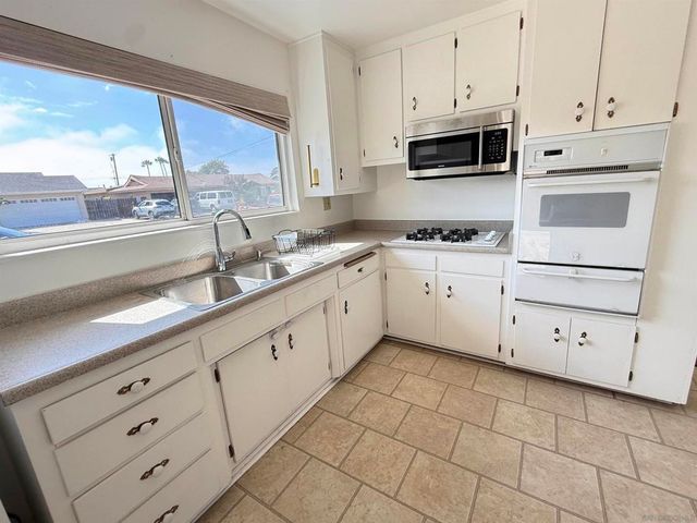 1741 Lahoud, Cardiff By The Sea, CA 92007