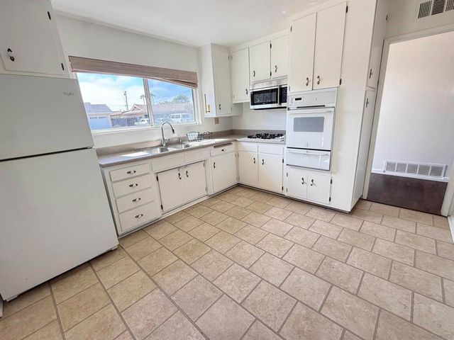 1741 Lahoud, Cardiff By The Sea, CA 92007