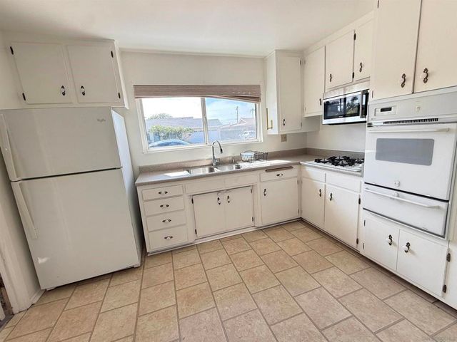 1741 Lahoud, Cardiff By The Sea, CA 92007