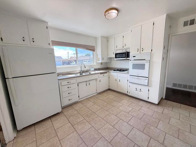1741 Lahoud, Cardiff By The Sea, CA 92007