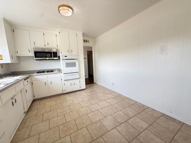 1741 Lahoud, Cardiff By The Sea, CA 92007