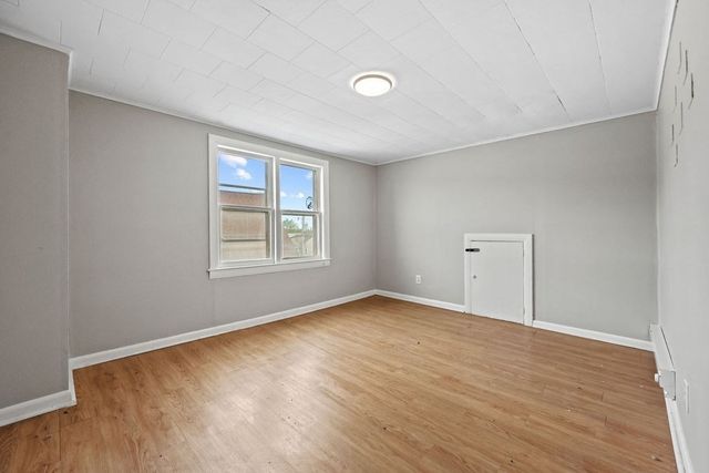85-87 Hitchcock St, Holyoke, MA 01040
