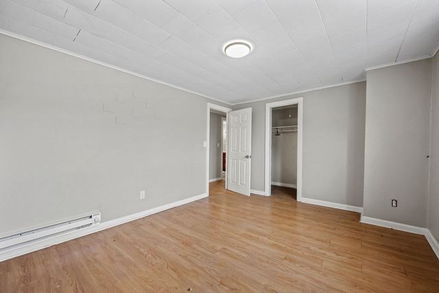 85-87 Hitchcock St, Holyoke, MA 01040