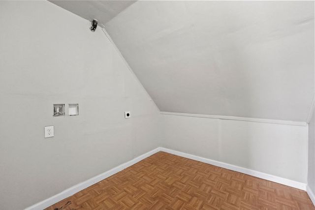 85-87 Hitchcock St, Holyoke, MA 01040