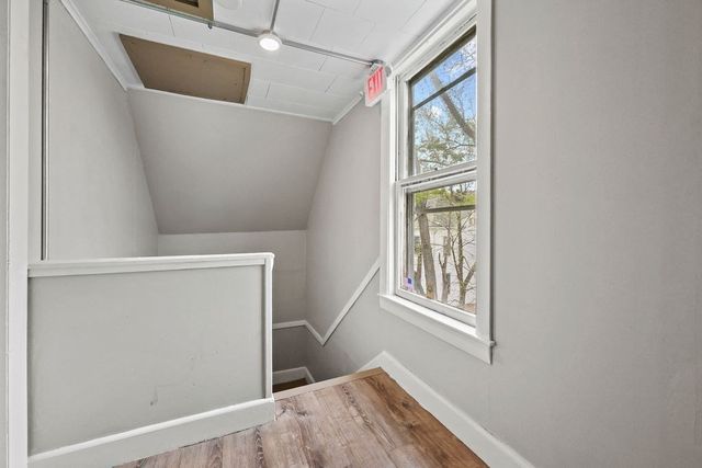 85-87 Hitchcock St, Holyoke, MA 01040