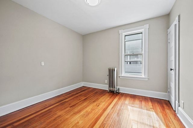 85-87 Hitchcock St, Holyoke, MA 01040