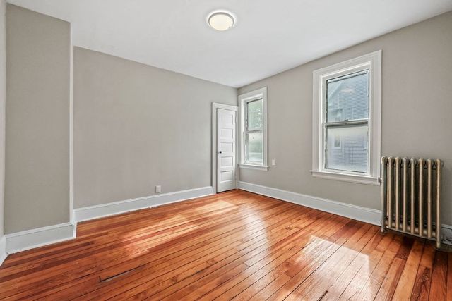 85-87 Hitchcock St, Holyoke, MA 01040