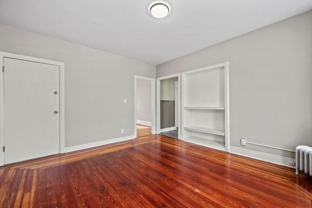 85-87 Hitchcock St, Holyoke, MA 01040