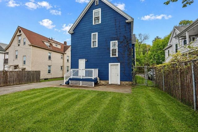 85-87 Hitchcock St, Holyoke, MA 01040
