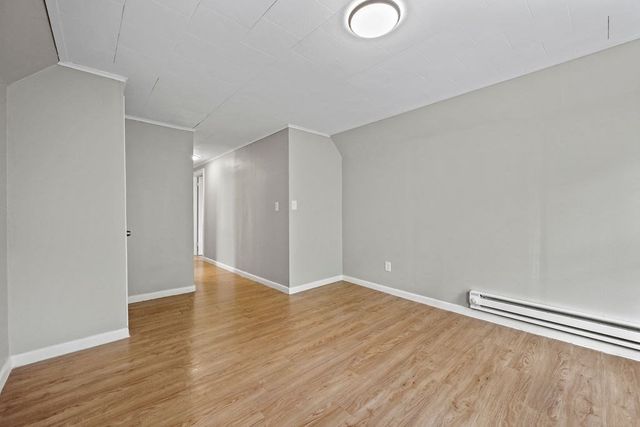 85-87 Hitchcock St, Holyoke, MA 01040