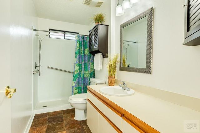 16515 Bahama Way, Jamaica Beach, TX 77554