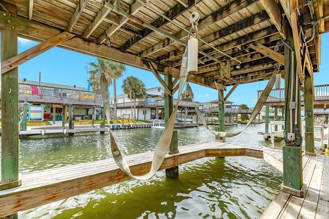 16515 Bahama Way, Jamaica Beach, TX 77554