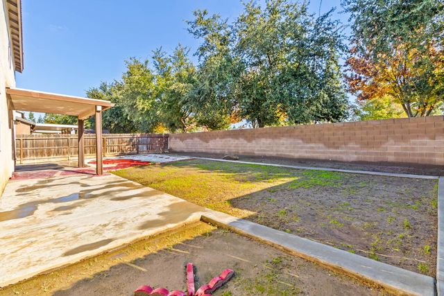 3292 N Wheeler Avenue, Fresno, CA 93722