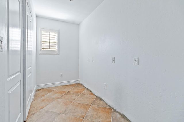 3292 N Wheeler Avenue, Fresno, CA 93722