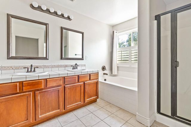 3292 N Wheeler Avenue, Fresno, CA 93722