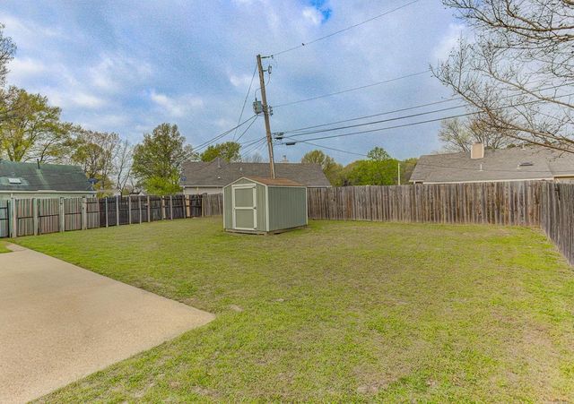 4765 BARKSHIRE DR, Memphis, TN 38141