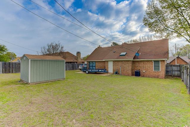 4765 BARKSHIRE DR, Memphis, TN 38141