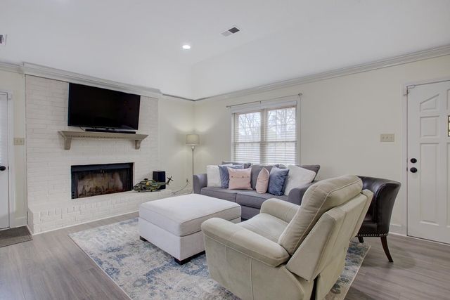 4765 BARKSHIRE DR, Memphis, TN 38141