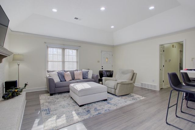 4765 BARKSHIRE DR, Memphis, TN 38141