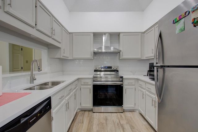 4765 BARKSHIRE DR, Memphis, TN 38141