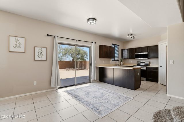 7740 S Lions Spring Way, Tucson, AZ 85747