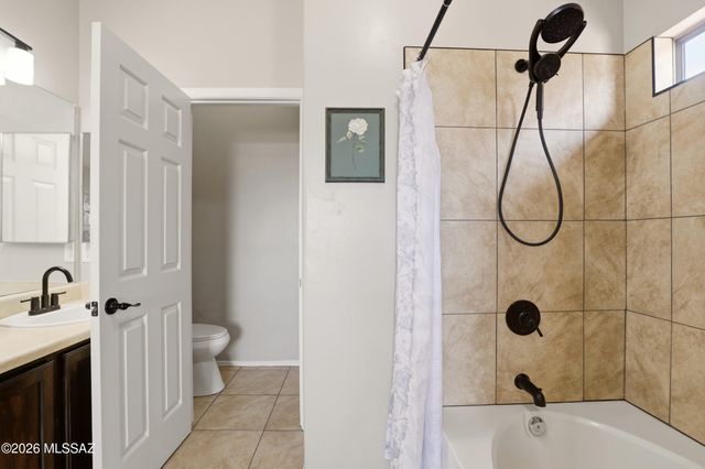 7740 S Lions Spring Way, Tucson, AZ 85747