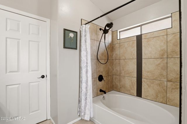 7740 S Lions Spring Way, Tucson, AZ 85747