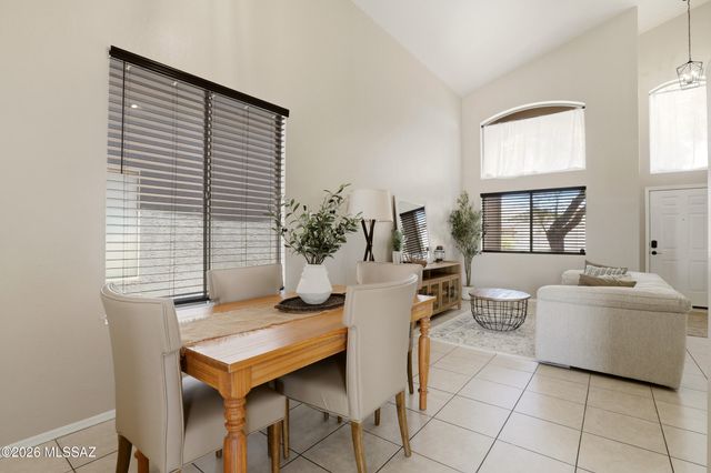 7740 S Lions Spring Way, Tucson, AZ 85747