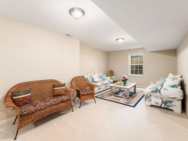 7450 Deer Valley Crossing, Powell, OH 43065