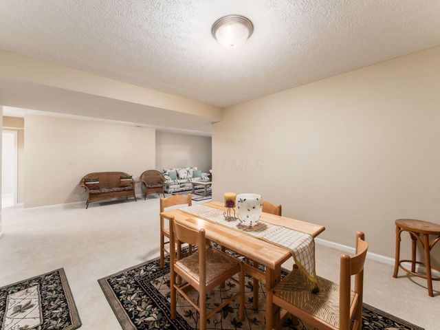 7450 Deer Valley Crossing, Powell, OH 43065