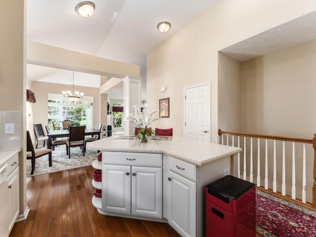 7450 Deer Valley Crossing, Powell, OH 43065