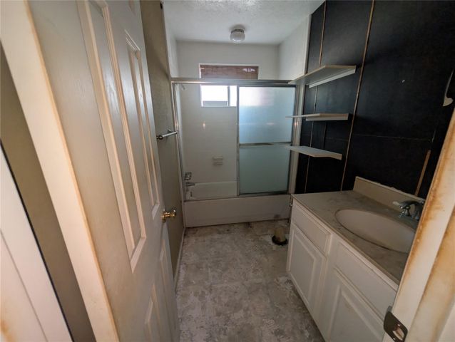 11623 W Bellfort Avenue, Houston, TX 77099