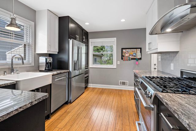5928 Chowen Avenue S, Edina, MN 55410