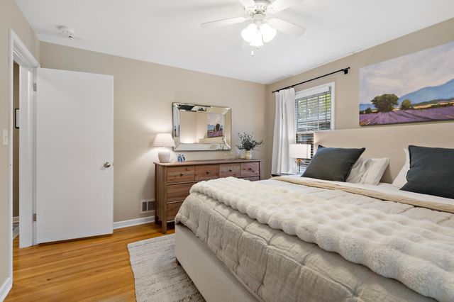5928 Chowen Avenue S, Edina, MN 55410