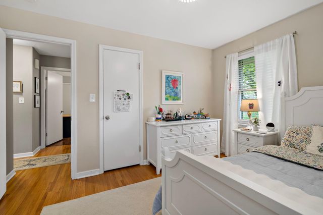5928 Chowen Avenue S, Edina, MN 55410